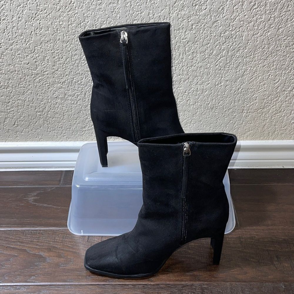 WORTHINGTON BLACK FAUX BOOTIE SIZE 9